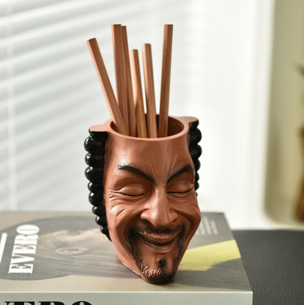 c2f6f5f9-17a4-431f-9e69-6b2ba214ee4d Creative Face-Shaped Personalized Desktop Multifunctional Pen Holder Decoration